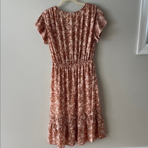 Floral V-Neck Ruffle Dress - Picture 5 of 10